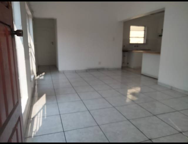 2 BEDROOM FLAT FOR SALE IN RADIOKOP